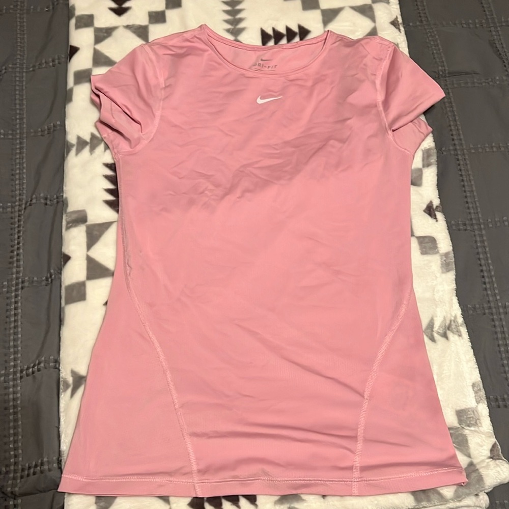 Nike dry fit shirt size xs